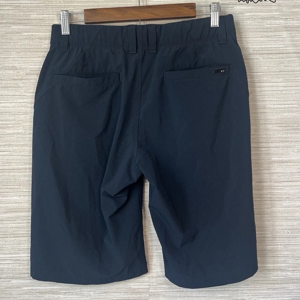 OAKLEY Mens Performance Shorts Size 30 NAVY Golf Stretch Longer Inseam ‎ 11